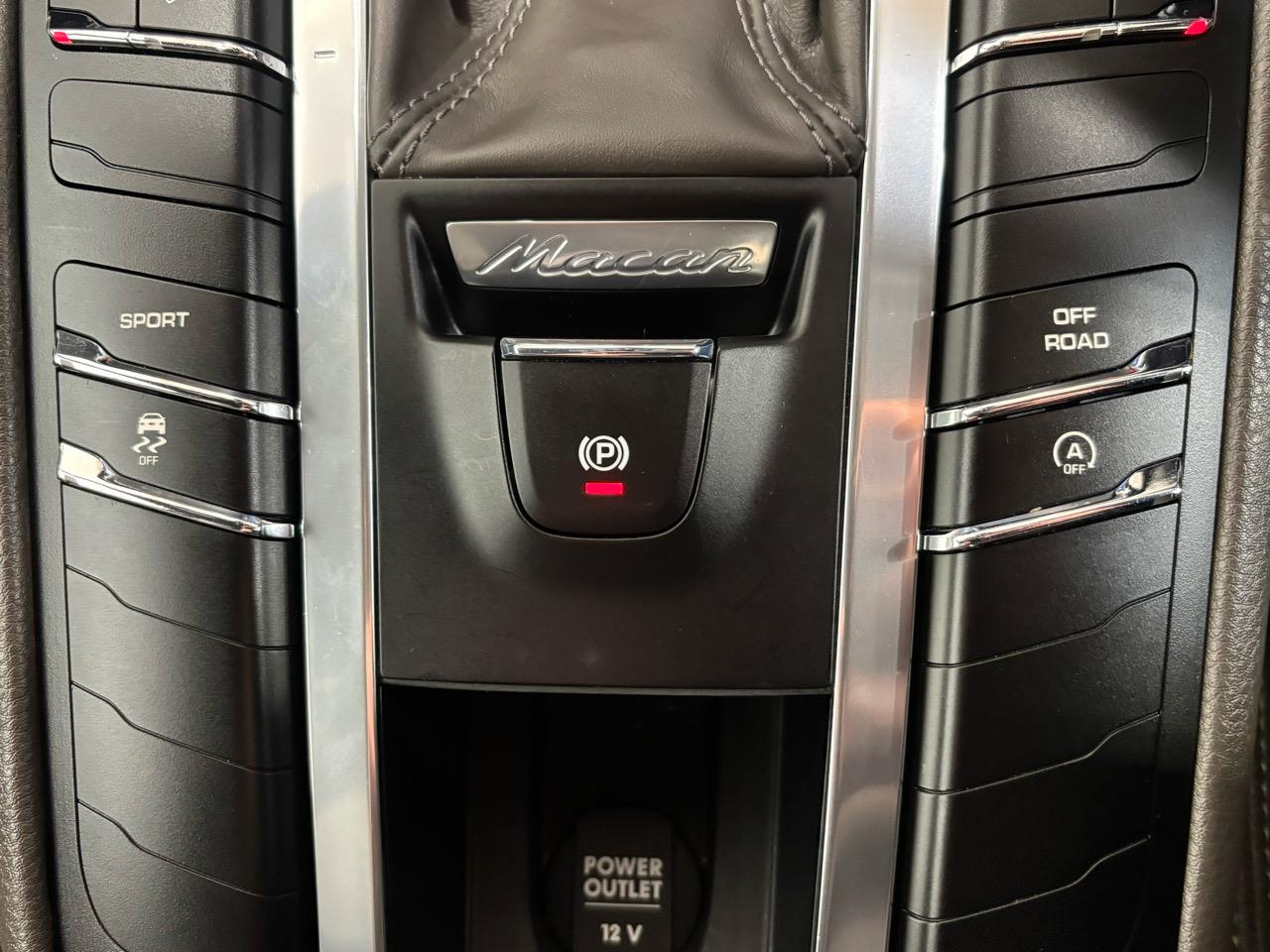 2015 Porsche Macan