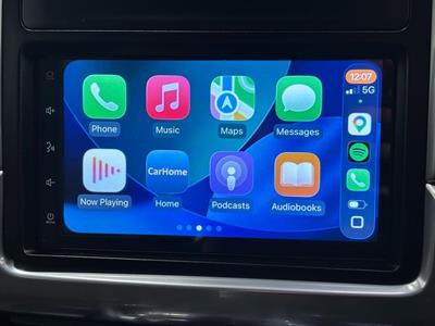 2015 Porsche Macan - Thumbnail