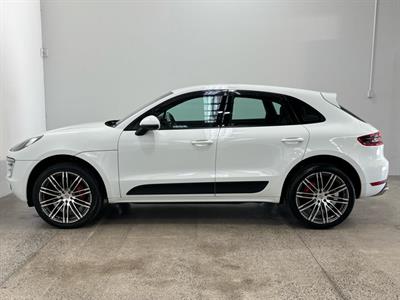 2015 Porsche Macan - Thumbnail