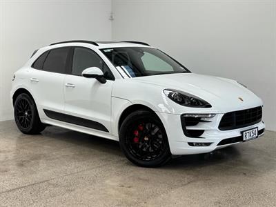 2017 Porsche Macan - Thumbnail
