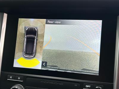 2017 Porsche Macan - Thumbnail