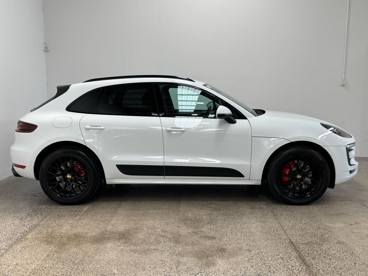 2017 Porsche Macan