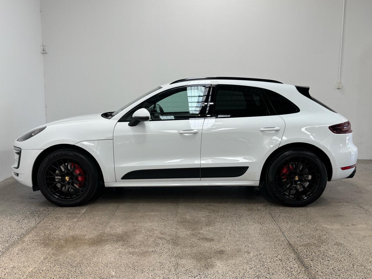 2017 Porsche Macan
