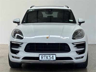 2017 Porsche Macan - Thumbnail