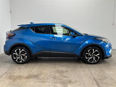 2017 Toyota C-HR - Thumbnail