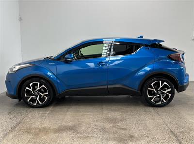 2017 Toyota C-HR - Thumbnail