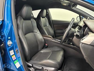 2017 Toyota C-HR - Thumbnail