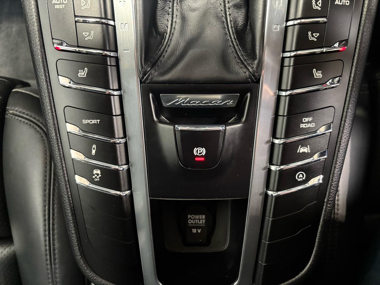 2017 Porsche Macan