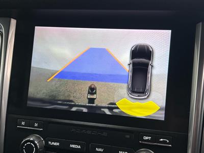 2017 Porsche Macan - Thumbnail