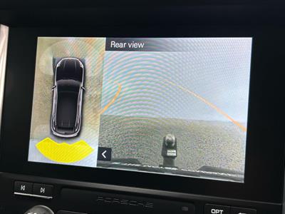 2017 Porsche Macan - Thumbnail