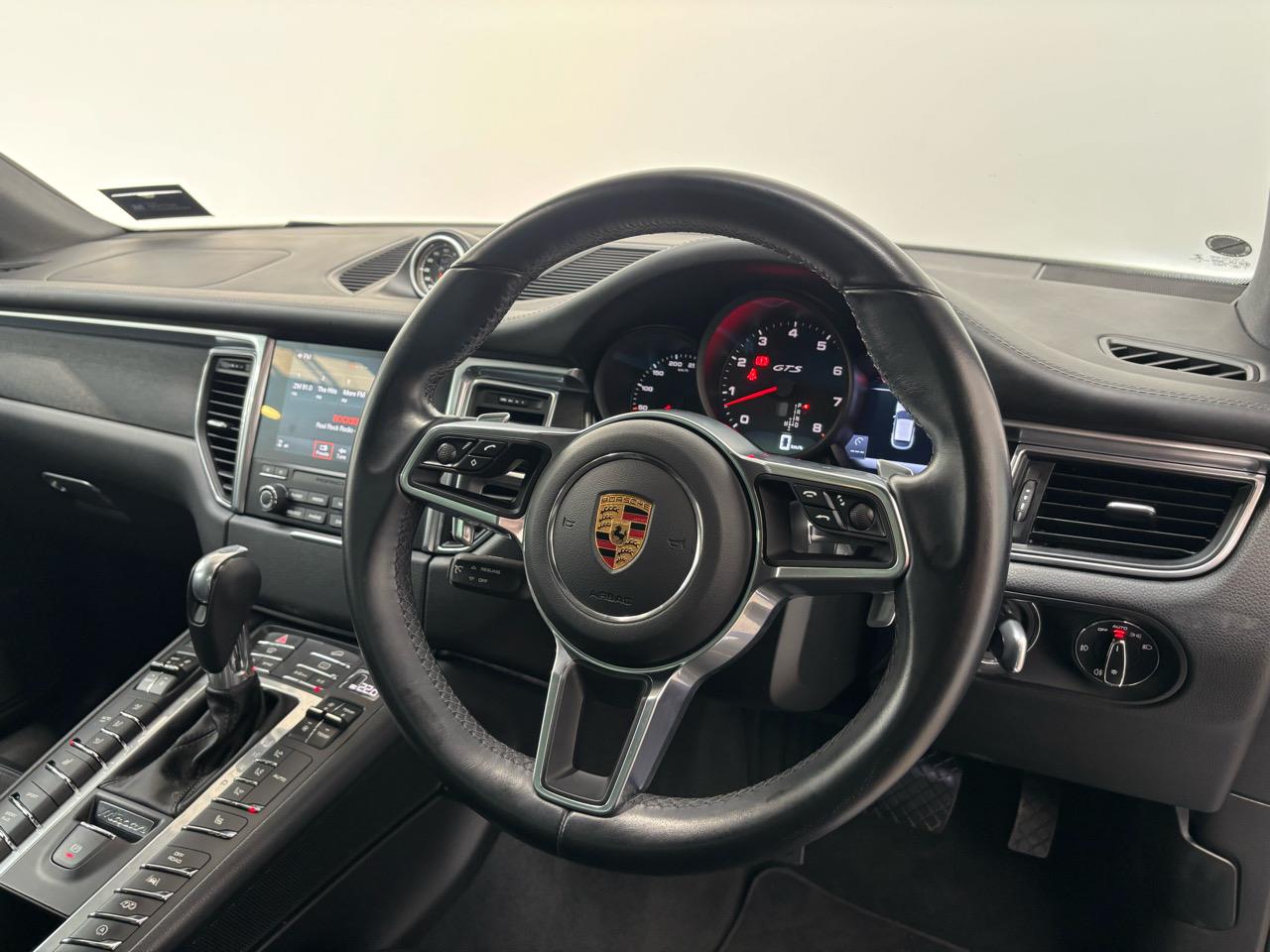 2017 Porsche Macan