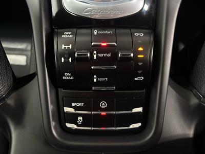 2014 Porsche Cayenne - Thumbnail