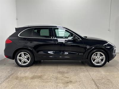 2014 Porsche Cayenne - Thumbnail