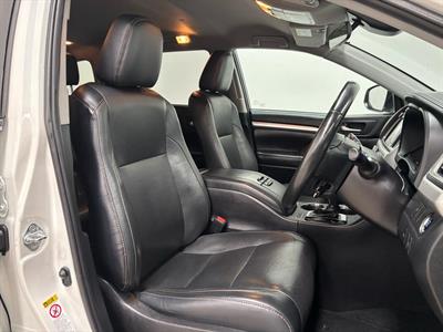 2019 Toyota Highlander - Thumbnail
