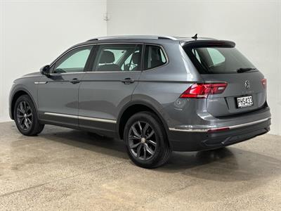 2022 Volkswagen Tiguan - Thumbnail