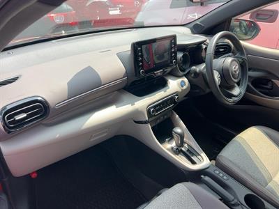 2020 Toyota Yaris - Thumbnail