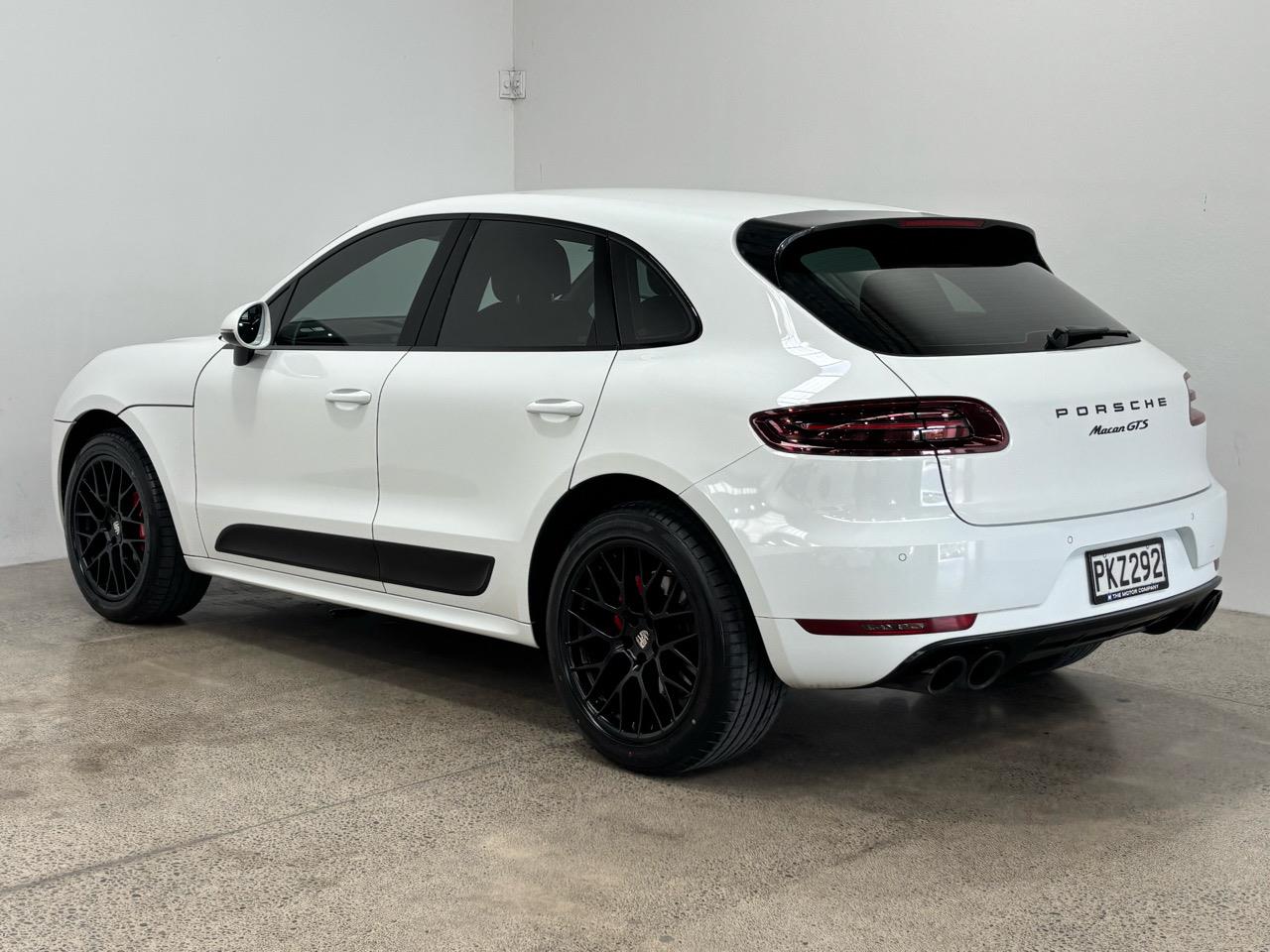 2017 Porsche Macan