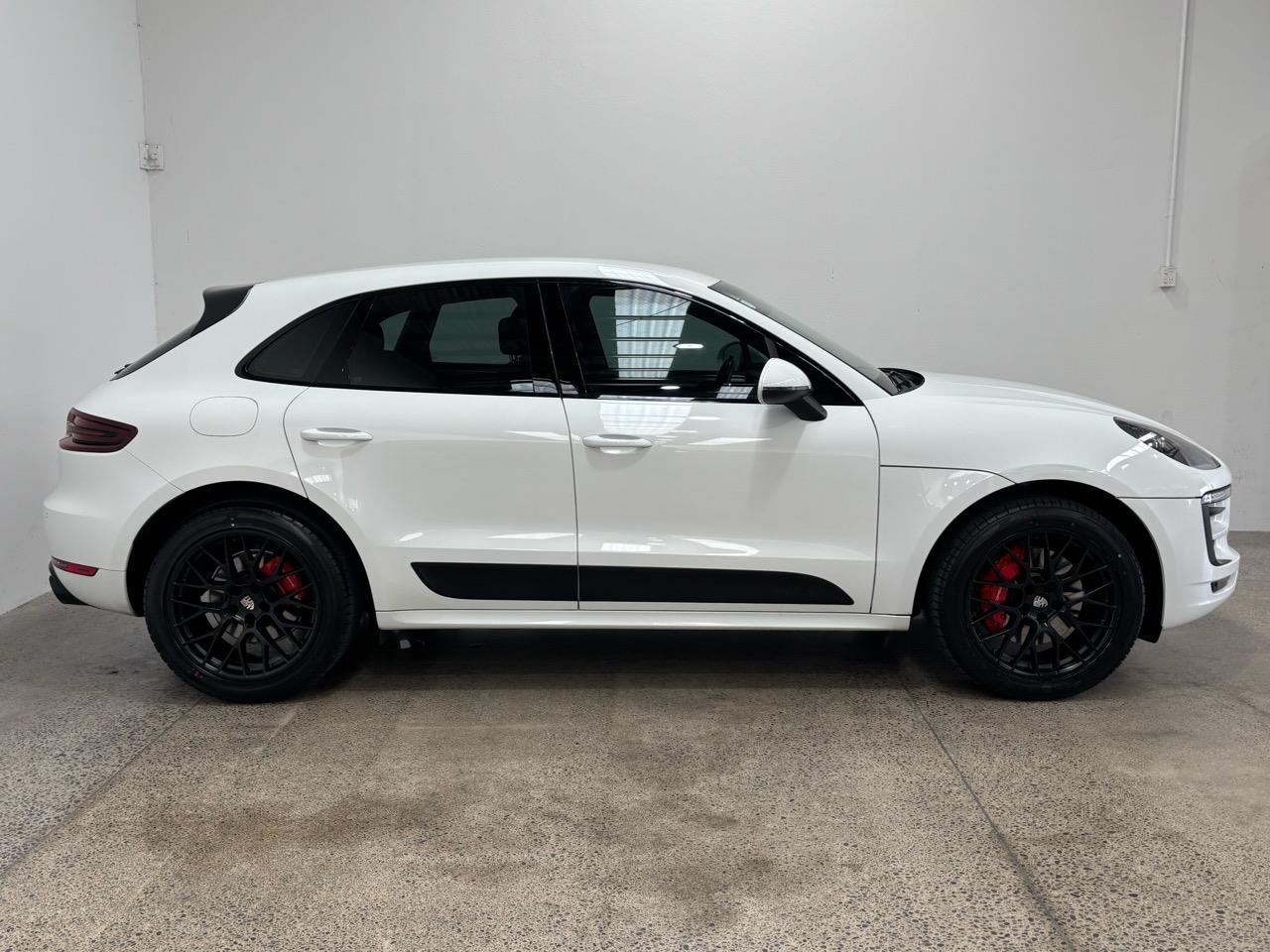 2017 Porsche Macan