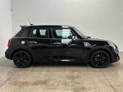 2015 Mini Cooper - Thumbnail