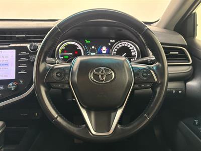 2020 Toyota Camry - Thumbnail