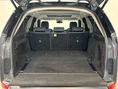 2018 Land Rover Discovery - Thumbnail