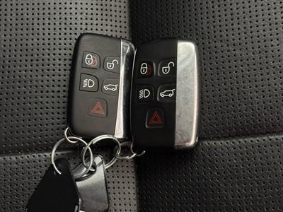 2018 Land Rover Discovery - Thumbnail