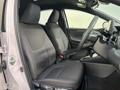 2020 Toyota Yaris - Thumbnail
