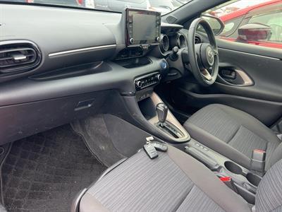 2021 Toyota Yaris - Thumbnail