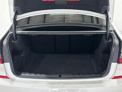 2021 BMW 320i - Thumbnail