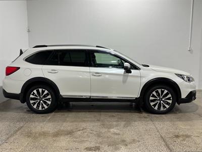 2016 Subaru Outback - Thumbnail