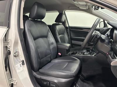 2016 Subaru Outback - Thumbnail