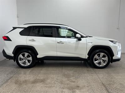 2019 Toyota RAV4 - Thumbnail