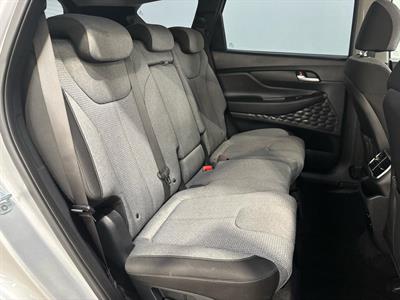 2020 Hyundai Santa Fe - Thumbnail