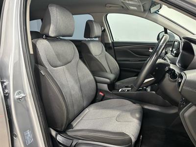 2020 Hyundai Santa Fe - Thumbnail